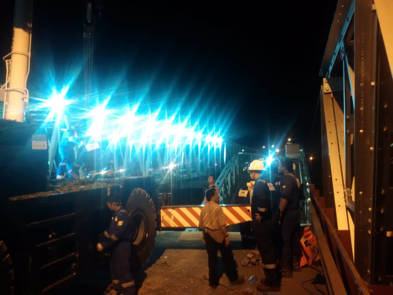 JOB PPEJ Sigap Bantu Musibah Jembatan Ambruk di Jawa Timur